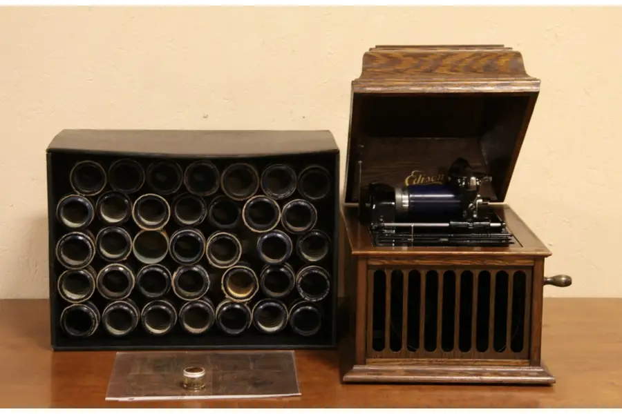 Photo of Edison Phonograph Amberola Cylinder Player