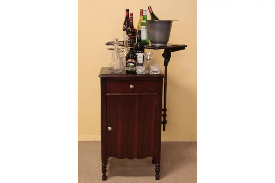 Photo of Physician's Medical Cabinet, Adjustable Shelf