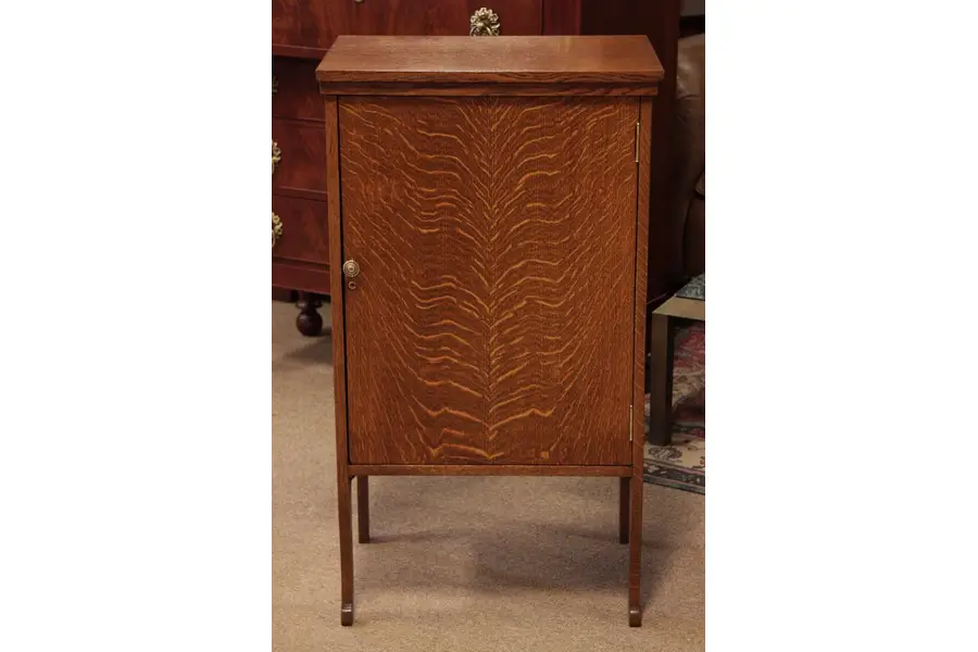 Photo of Arts & Crafts Antique Oak Tobacco and Pipe Humidor
