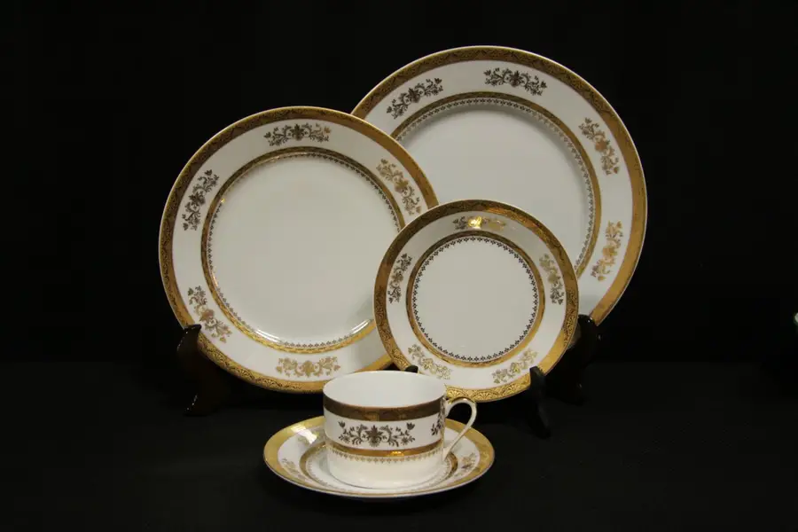 Photo of Deshoulieres Limoges China 5 Pc, Place Setting Orsay Pattern