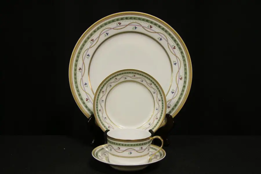 Photo of Faberge Limoges China 4 Pc, Place Setting Luxembourg Pattern
