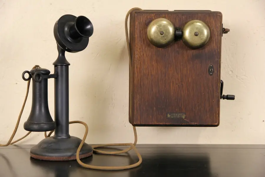 WESTERN ELECTRIC COMPANYアンティークのろうそく型電話機 WESTERN ELECTRIC COMPANYアンティークのろうそく型電話機