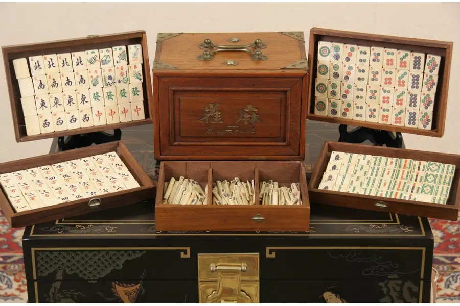 Photo of Mah Jong Pat. 1923 Chinese Majong Game Set, Oak Case