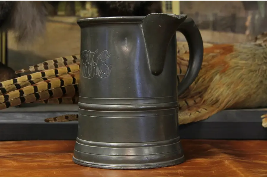 Photo of Engish Pewter Antique Pub Quart Tankard Pitcher