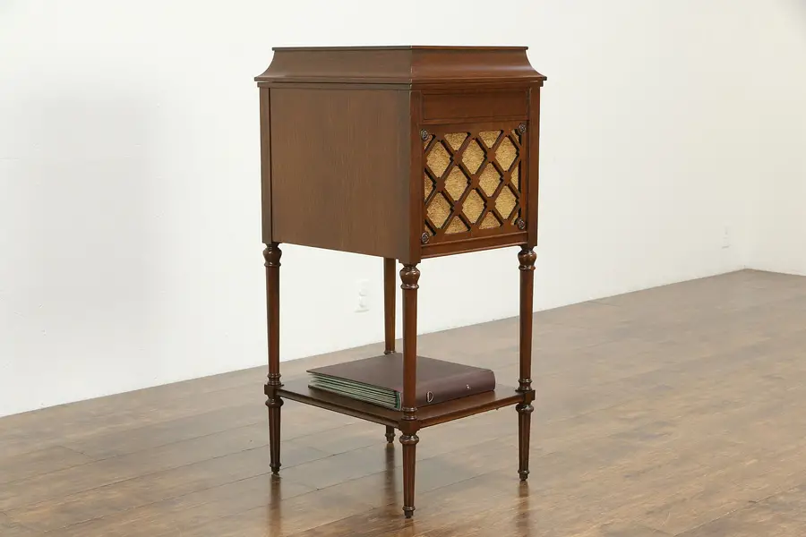 Photo of Edison Oak Antique Model A100 Diamond Disc Phonograph, Records