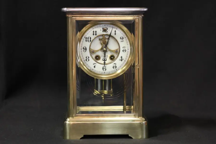 Photo of Gilbert Crystal Regulator Clock