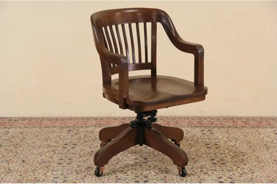 Photo of Oak Milwaukee 1915 Antique Swivel Adjustable Desk Chair