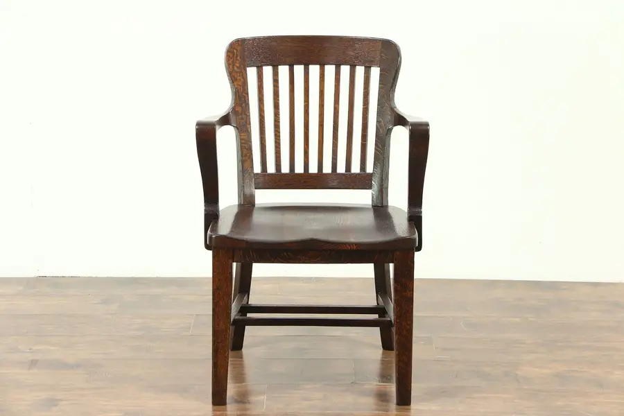 Photo of Oak Quarter Sawn Antique 1910 Banker Office or Desk Chair, 8 Slats