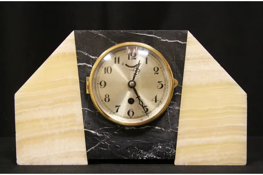 French Art Deco 1925 Onyx & Black Marble Clock