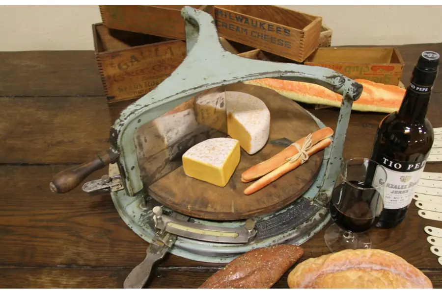 Photo of Computing 1903 Antique Cheese Wheel Cutter