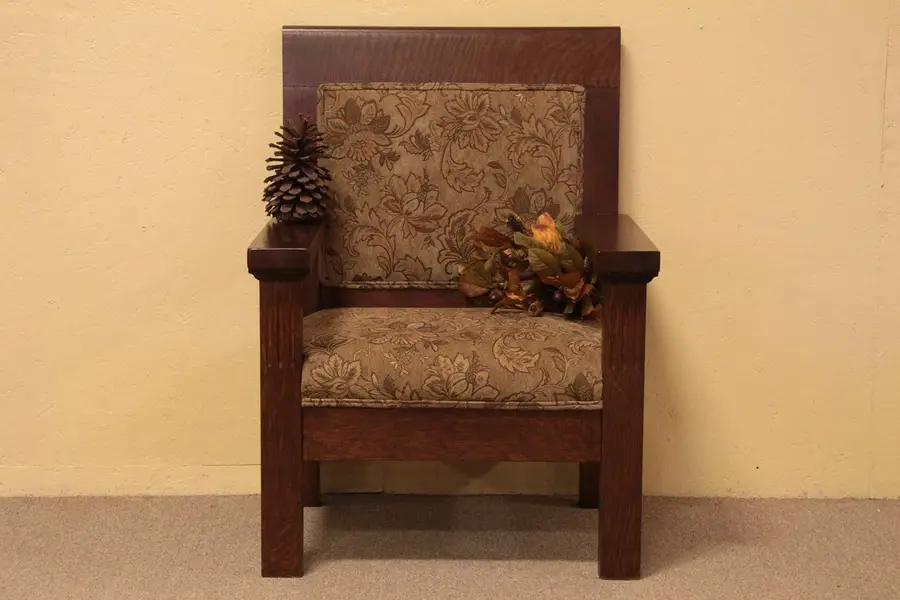 Photo of Arts & Crafts Mission Oak Hall or Throne Chair