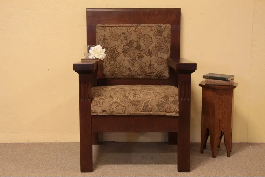 Photo of Arts & Crafts Mission Oak Throne or Hall Chair