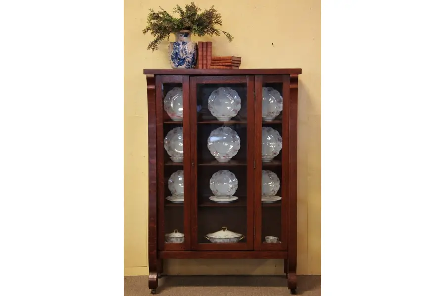 Photo of Oak 1900 Antique China or Curio Cabinet