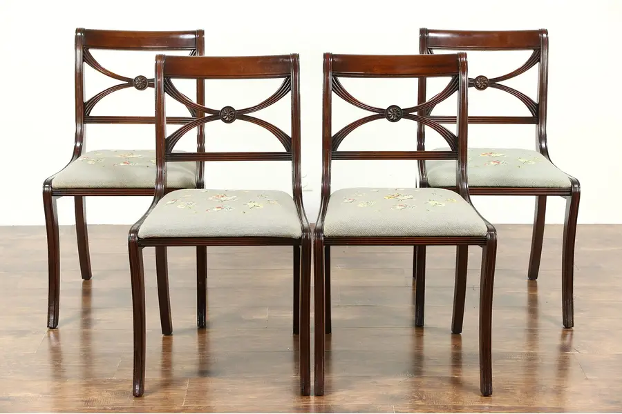 Photo of Set of 4 Traditional 1930 Vintage Dining Chairs, Mahogany & Needlepoint