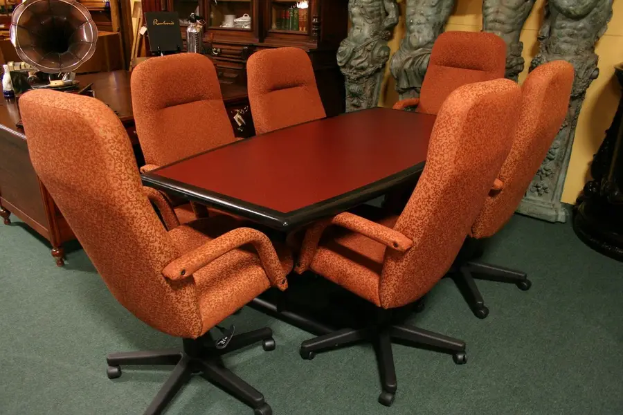 Photo of Set of 6 Swivel Conference Armchairs Like New