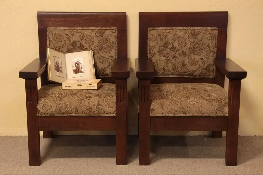 Photo of Pair Arts & Crafts Mission Oak Throne or Hall Chairs