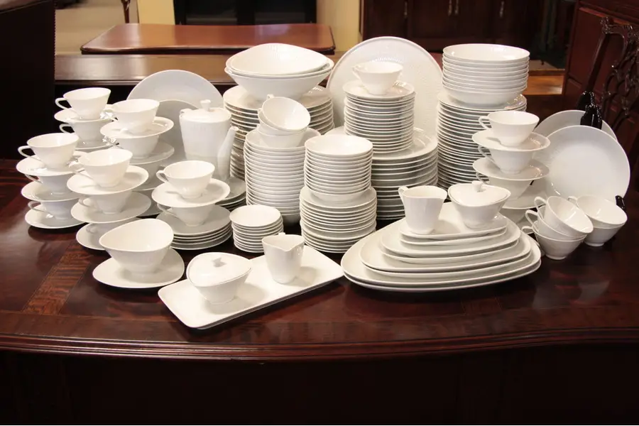 Photo of Banquet Set Hutschenreuther China, Apart Pattern