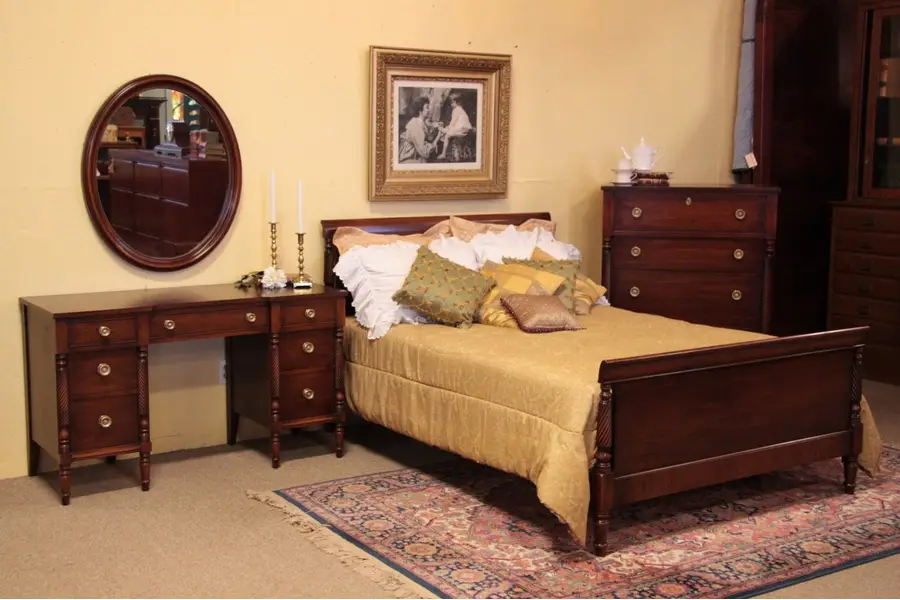 Photo of Kindel Sheraton Mahogany Bedroom Set