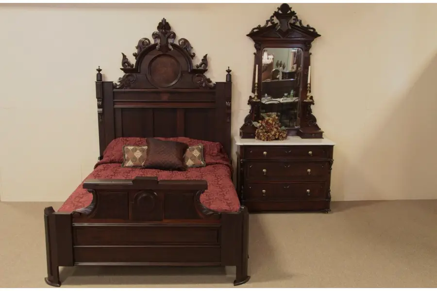 Photo of Victorian Renaissance Queen Bedroom Set