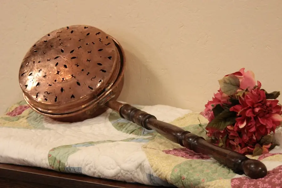 Photo of Copper Victorian Antique Bedwarmer