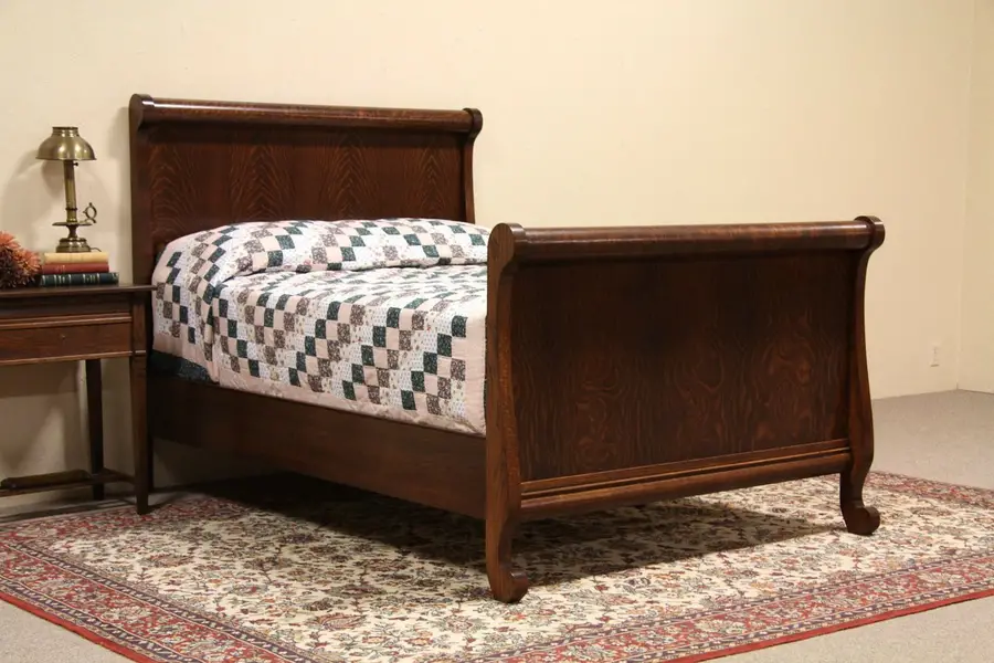 Photo of Oak Double Size Antique 1900 Sleigh Bed