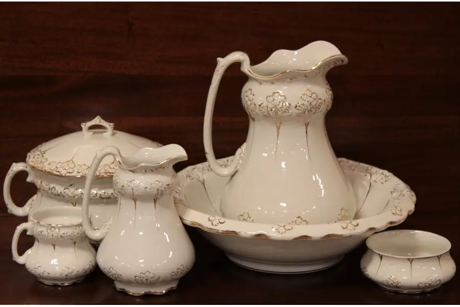Photo of Victorian 6 Pc Bowl & Pitcher Set