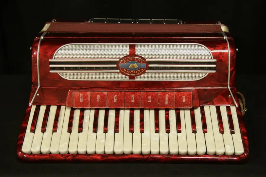 Photo of Verona Artiste Italian 1950's Vintage 120 Button Pearlized Accordion & Case
