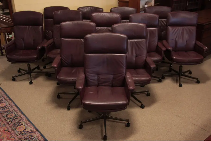 Photo of Set of 12 Leather Swivel Executive Conference Chair