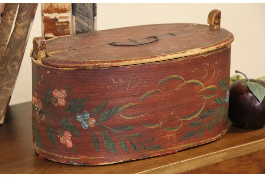 Photo of Swedish Folk Art Tina, Tine or Svepask Antique mid 1800's Box