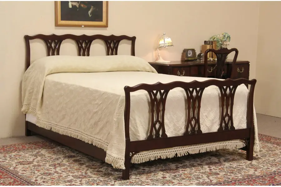 Photo of Kindel Georgian Style Full Size 1950's Vintage Mahogany Bed