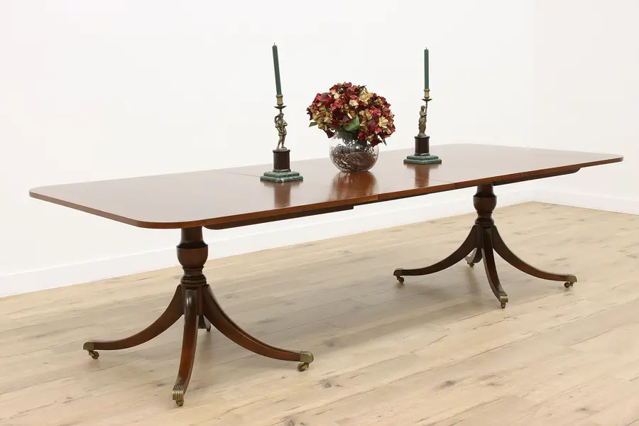 Photo of Georgian Design Vintage Banded Mahogany Dining Table, 2 Leaves, Kittinger