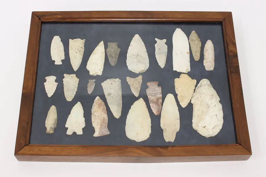Photo of Set of 22 Antique Native American Stone Points or Arrowheads, Scrapers