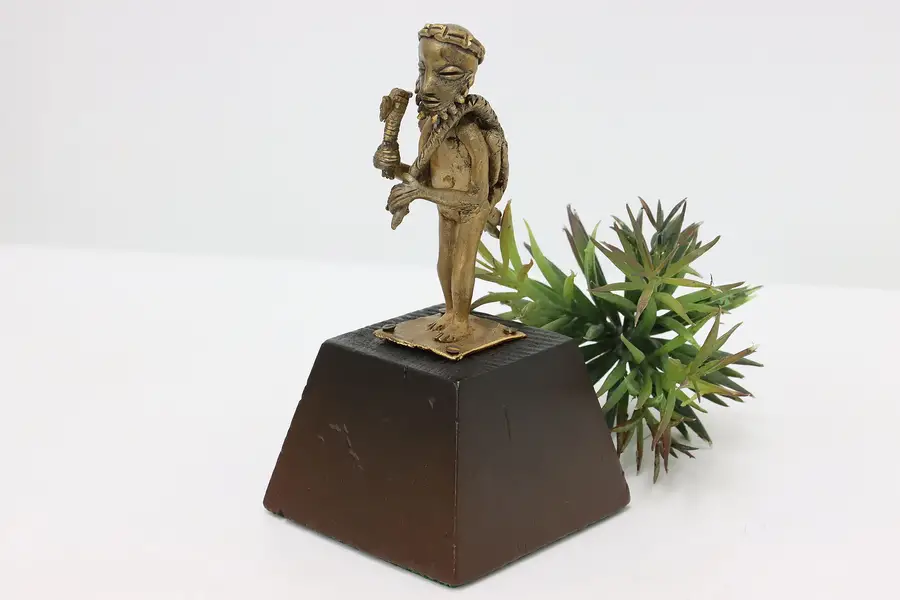 Photo of Hunter & Alligator Benin African Antique Bronze Sculpture