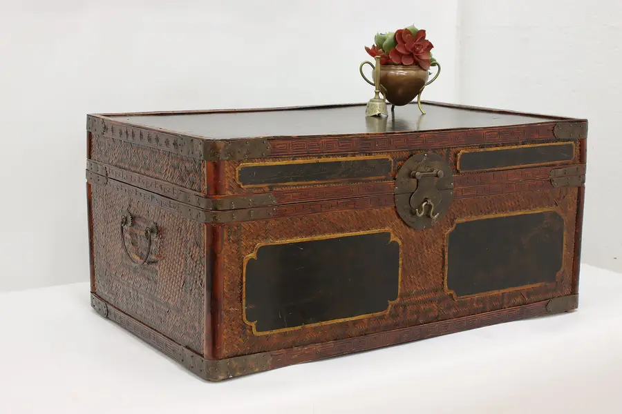 Photo of Chinese Vintage Wedding Dowry Trunk, Tea Table Temple Scene