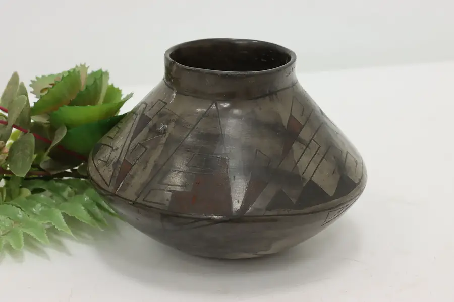 Photo of Mexican Antique Blackware Mata Ortiz Pueblo Pottery Vase