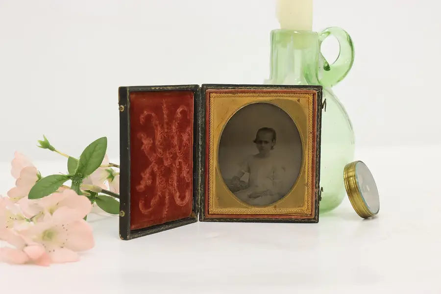 Photo of Victorian Antique Ambrotype Photograph of Young Girl & Case