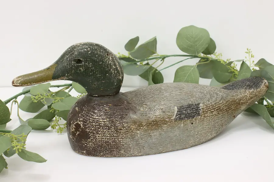 Photo of Farmhouse Antique Painted Duck Decoy Sculpture, Chulla