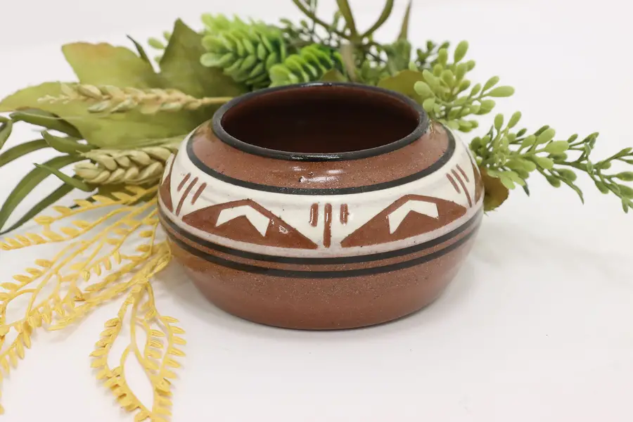 Photo of Native American Vintage Wheel Thrown Pottery Vase, Sioux