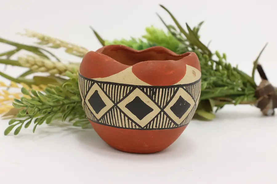 Photo of Native American Vintage Jemez Pueblo Pottery Vase, Toya