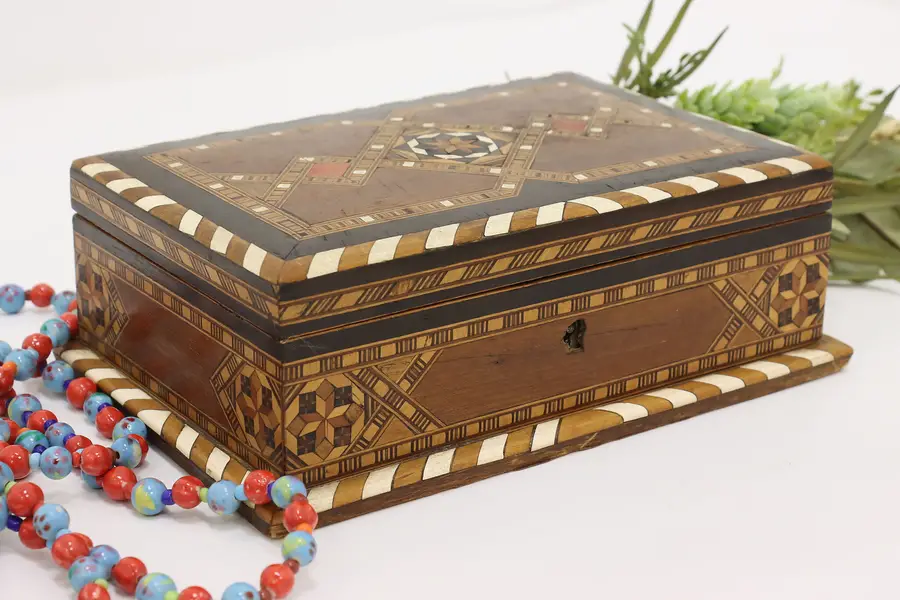 Photo of Spanish Vintage Marquetry Jewelry Keepsake Box, Artesania
