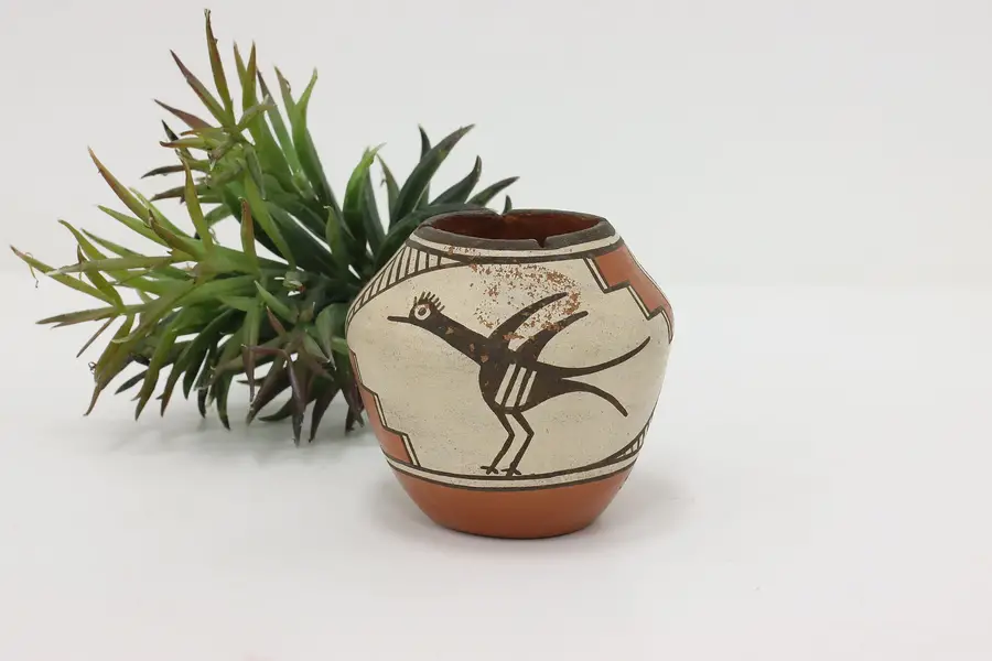 Photo of Native American Antique Acoma Pueblo Pottery Vase, Pino