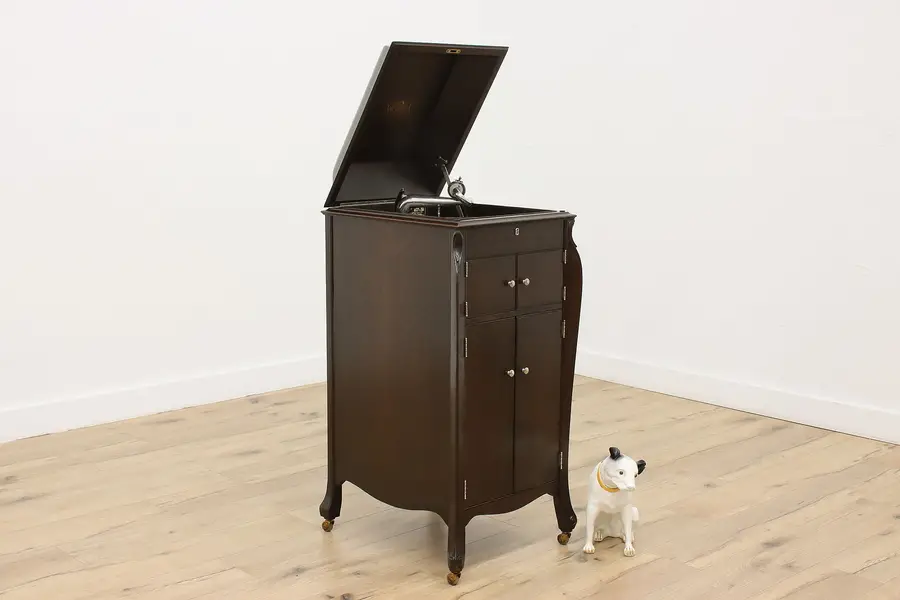 Photo of Victrola Record Player Antique Oak Phonograph VV-XI Records