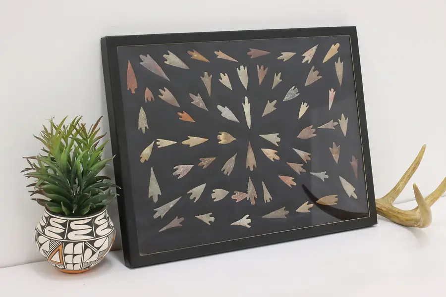 Photo of Indigenous Antique Arrowhead & Stone Point Collection, Case
