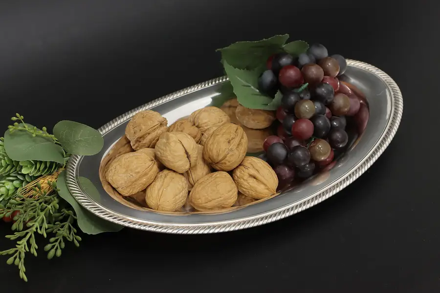 Photo of Traditional Vintage Oval Silverplate Serving Dish Rogers