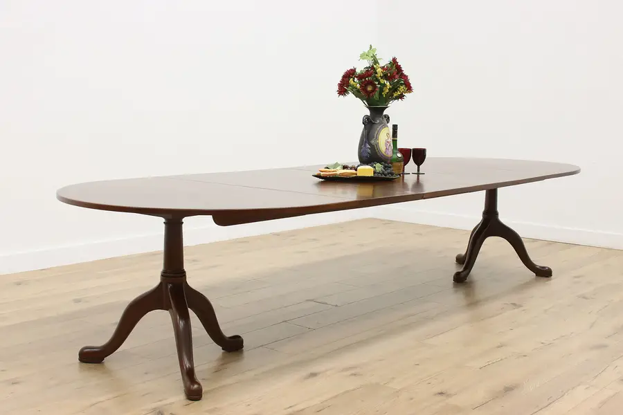 Photo of Georgian Vintage Mahogany Dining Table, 4 Leaves Kittinger