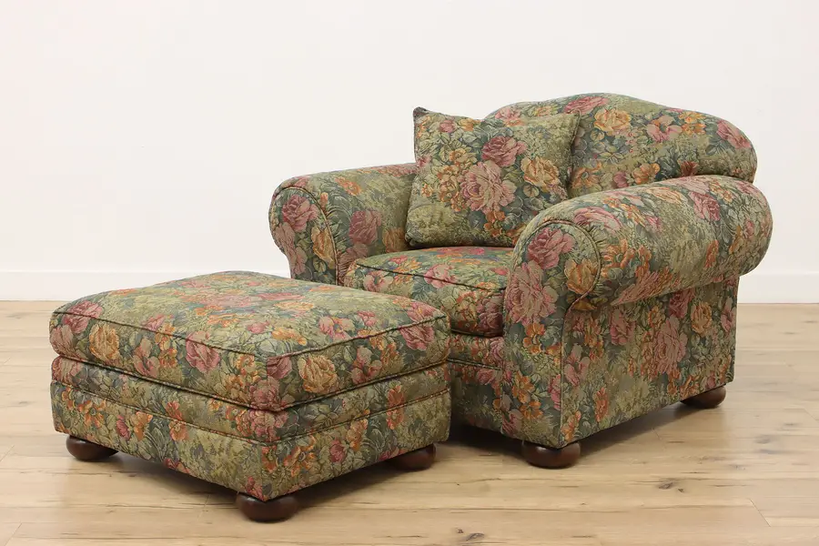 Photo of Traditional Vintage Lounge Chair & Ottoman Set, McCreary