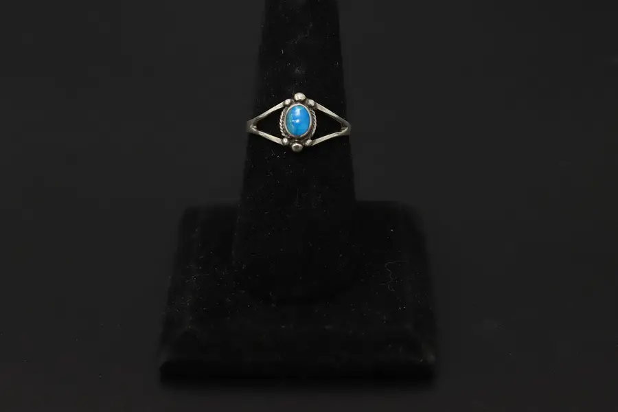 Photo of 925 Sterling Silver Blue Cabochon Bead Accent Chevron Ring