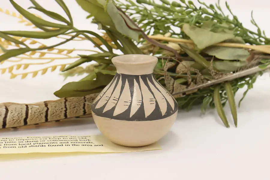 Photo of Southwest Indigenous Vintage Painted Pottery Mini Vase, Viz