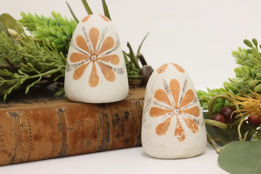 Photo of Pair of Native American Vintage Salt & Pepper Shakers Acoma