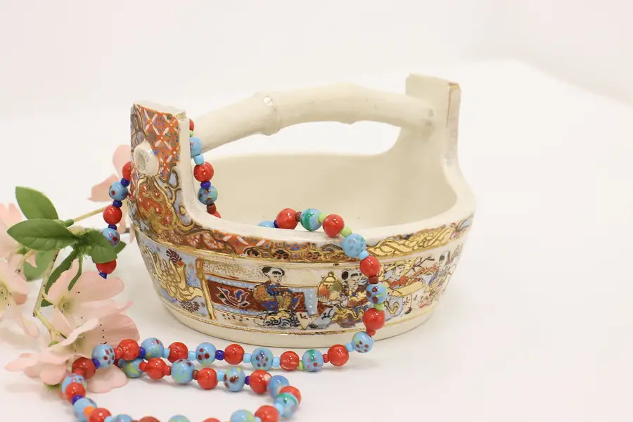 Photo of Chinese Vintage Hand Painted Porcelain Key Dish or Bowl XHT